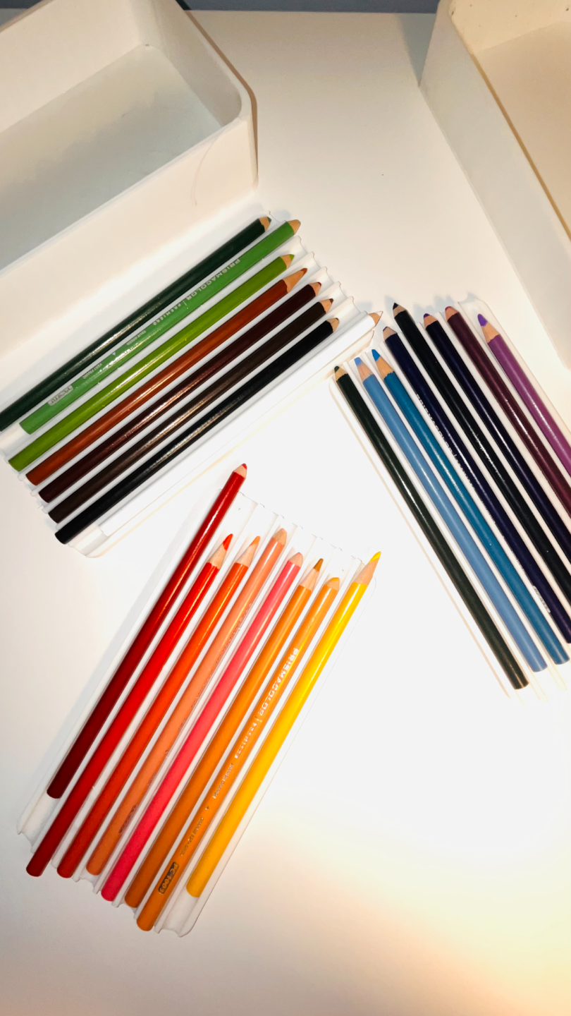 Colored pencil case