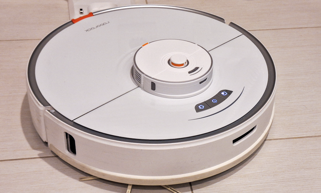 Robot vacuum dust cover