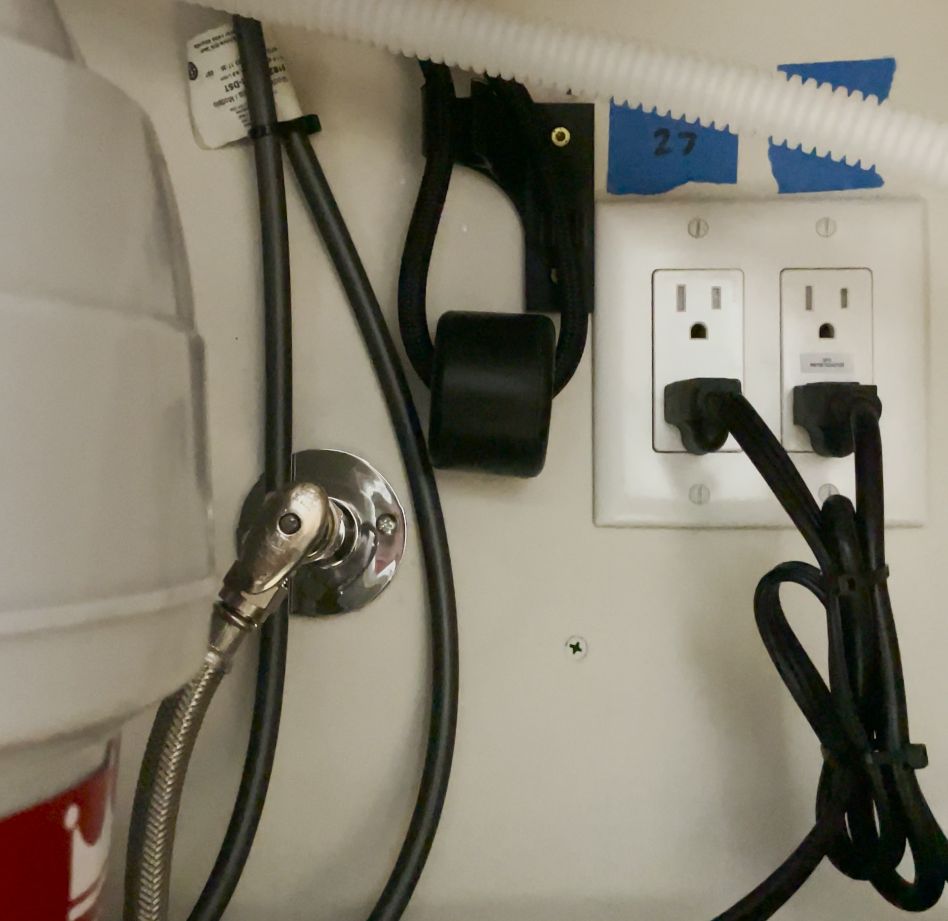 Kitchen Faucet Pull-Down Hose Glide Support