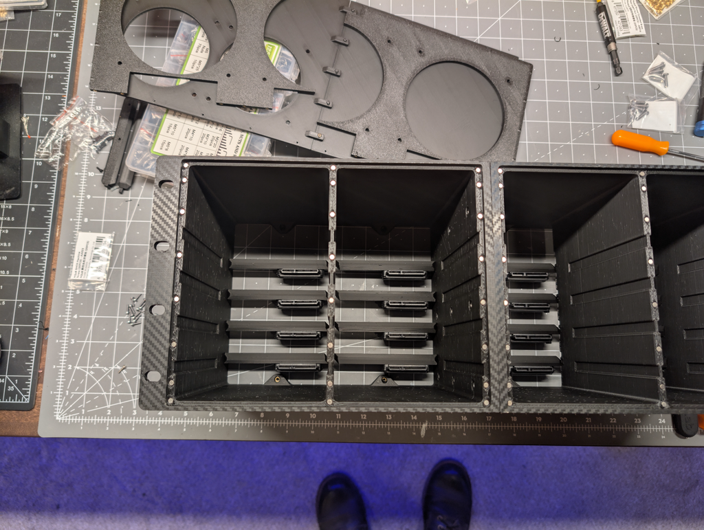 16 Drive 4U Rack Mounted Hard Drive Enclosure