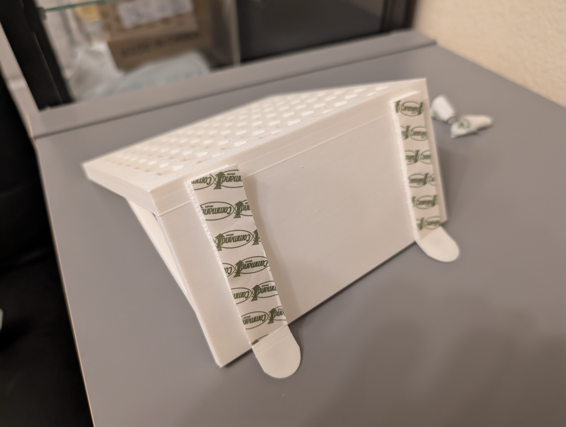 No screws shelf / desk extender
