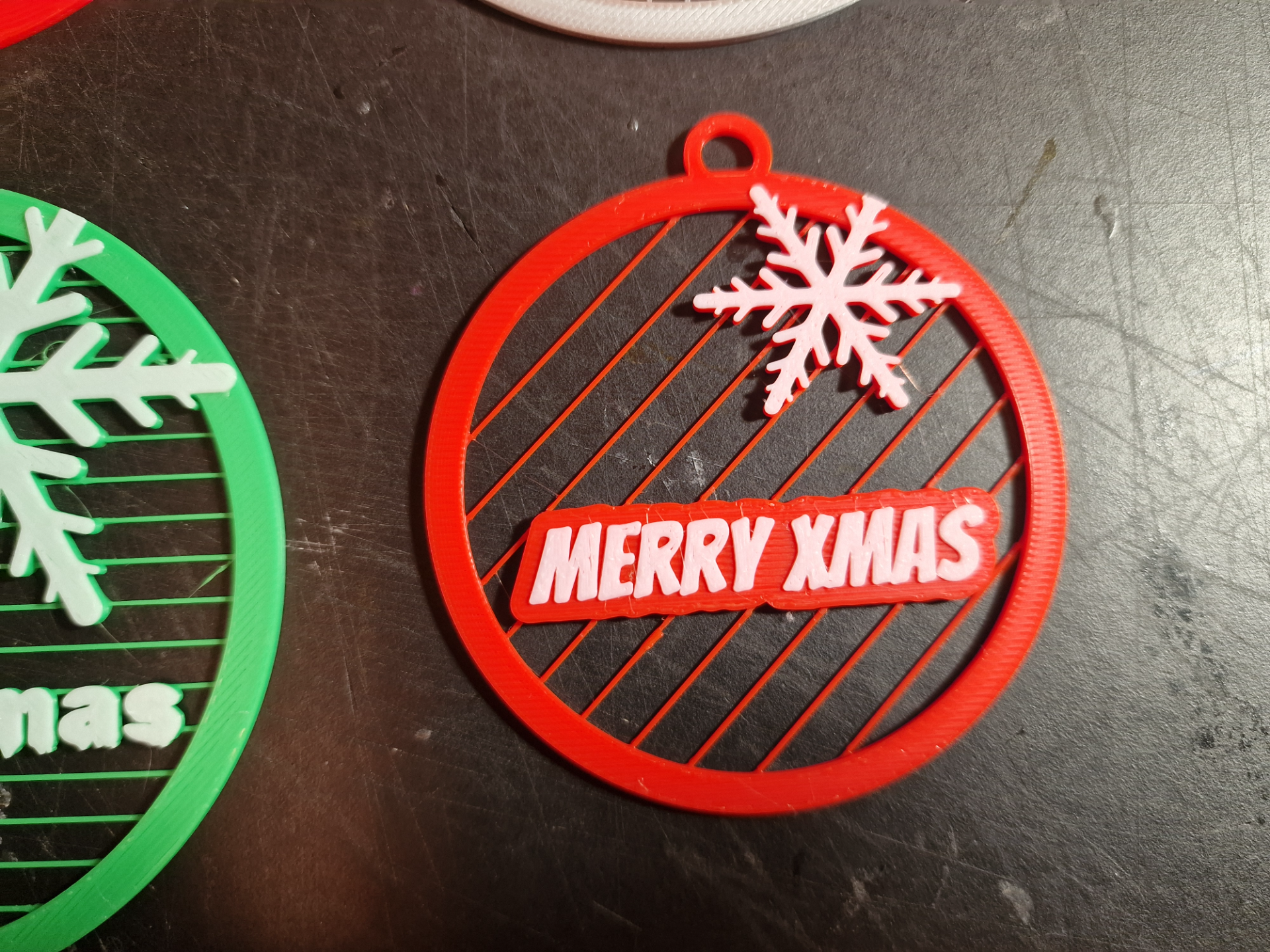 Customizable Christmas ball with strings V2