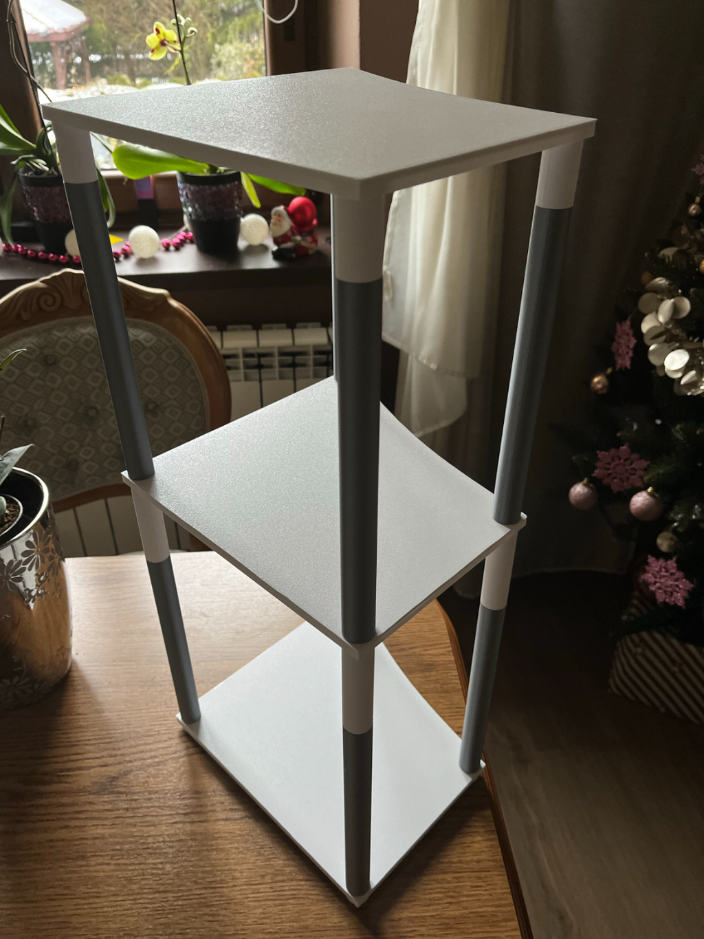 Simple shelf with arch cut