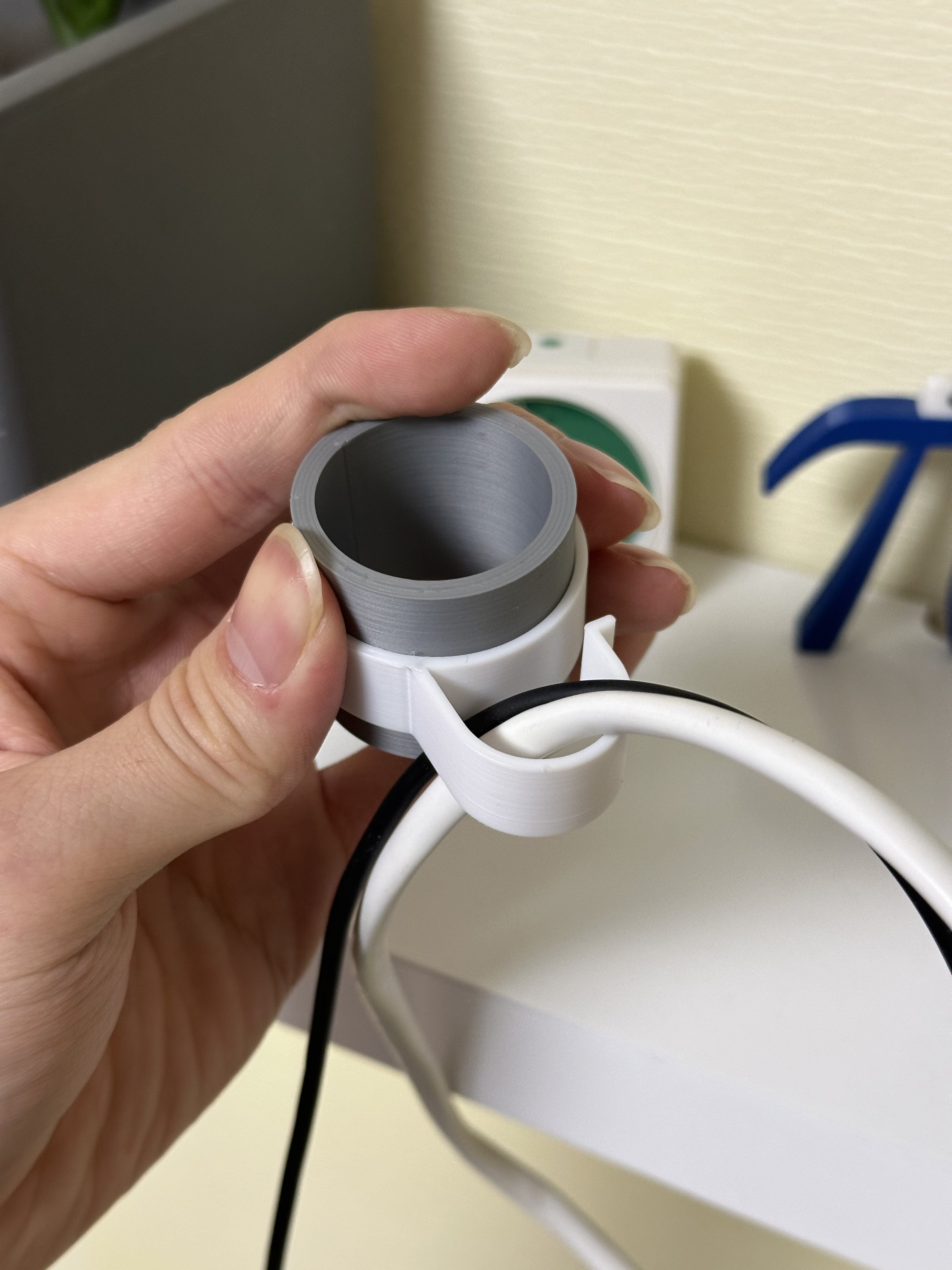 Parametric Cable Clip for Monitor Arm Poles