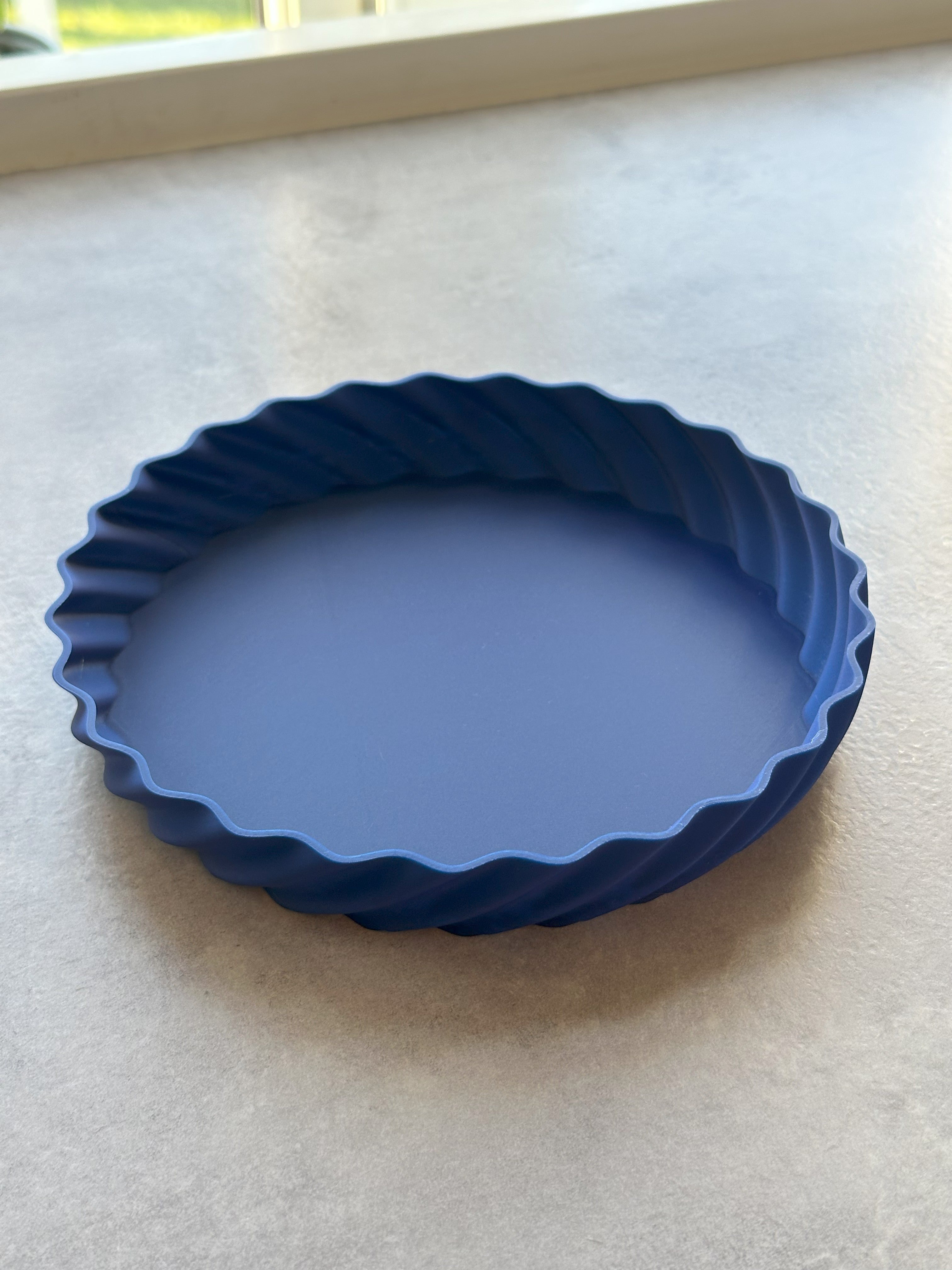 Flat tray