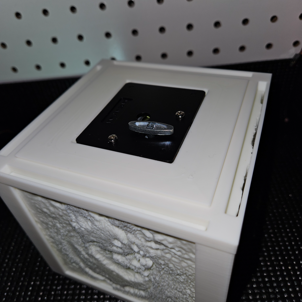 Lithophane Box with Swappable Lithophanes and Top
