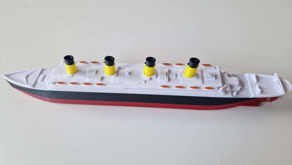 RMS Titanic (easy print)