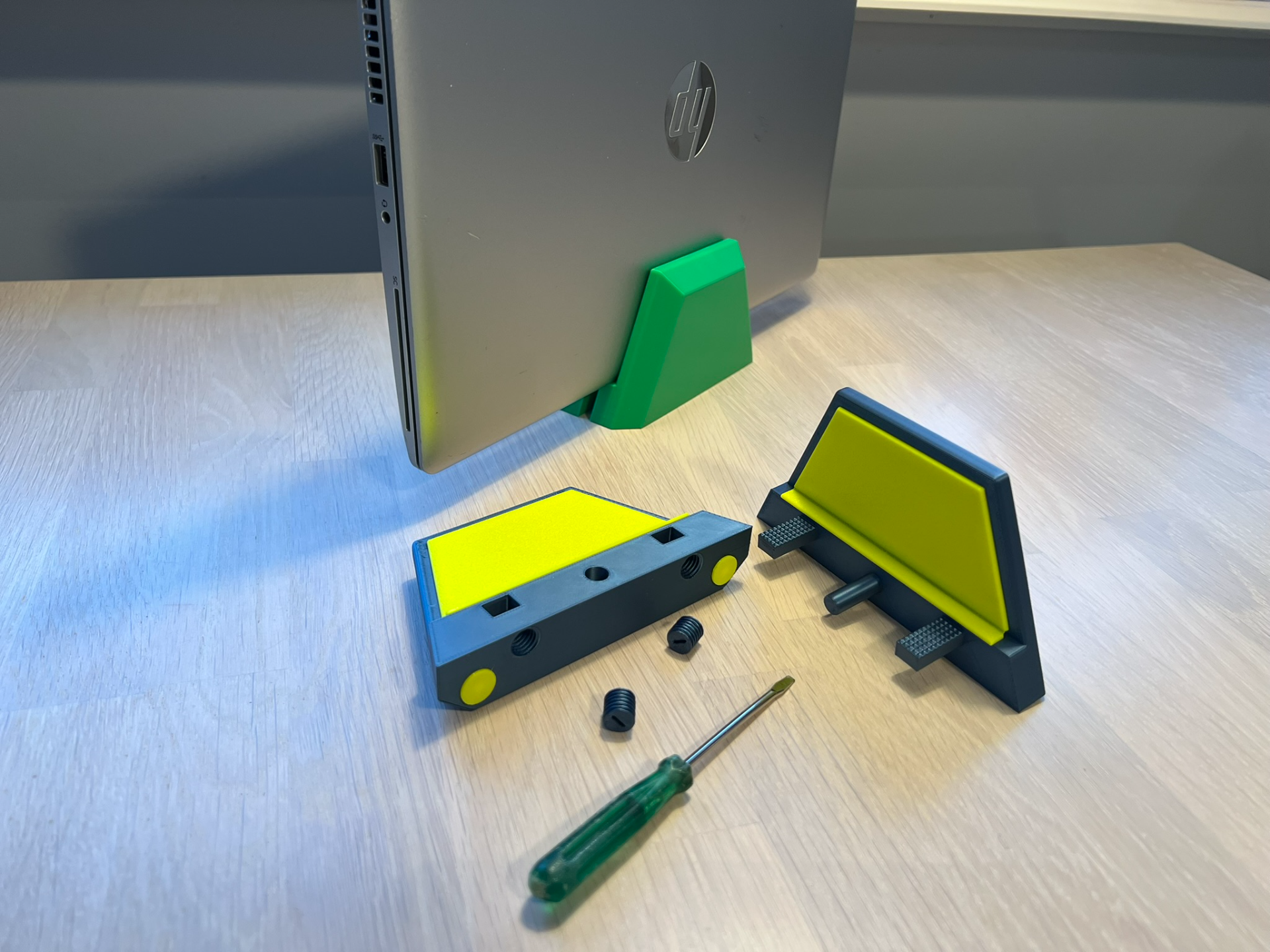 Laptop Stand-Steplessly adjustable!