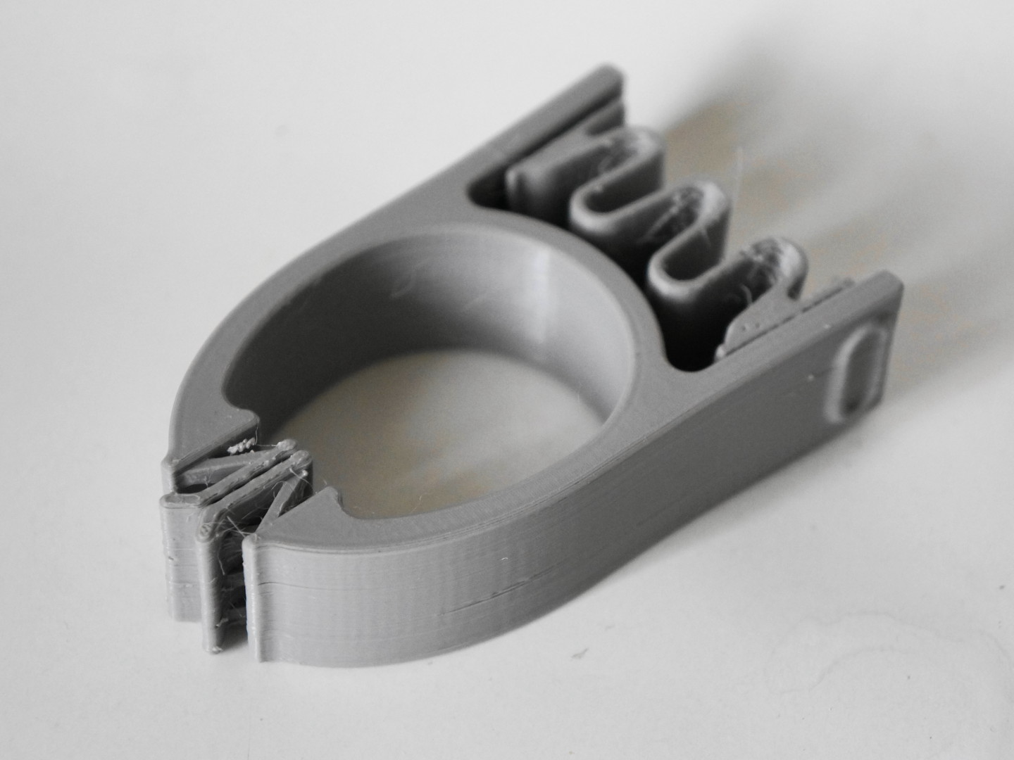 crossaxis flexural clamp