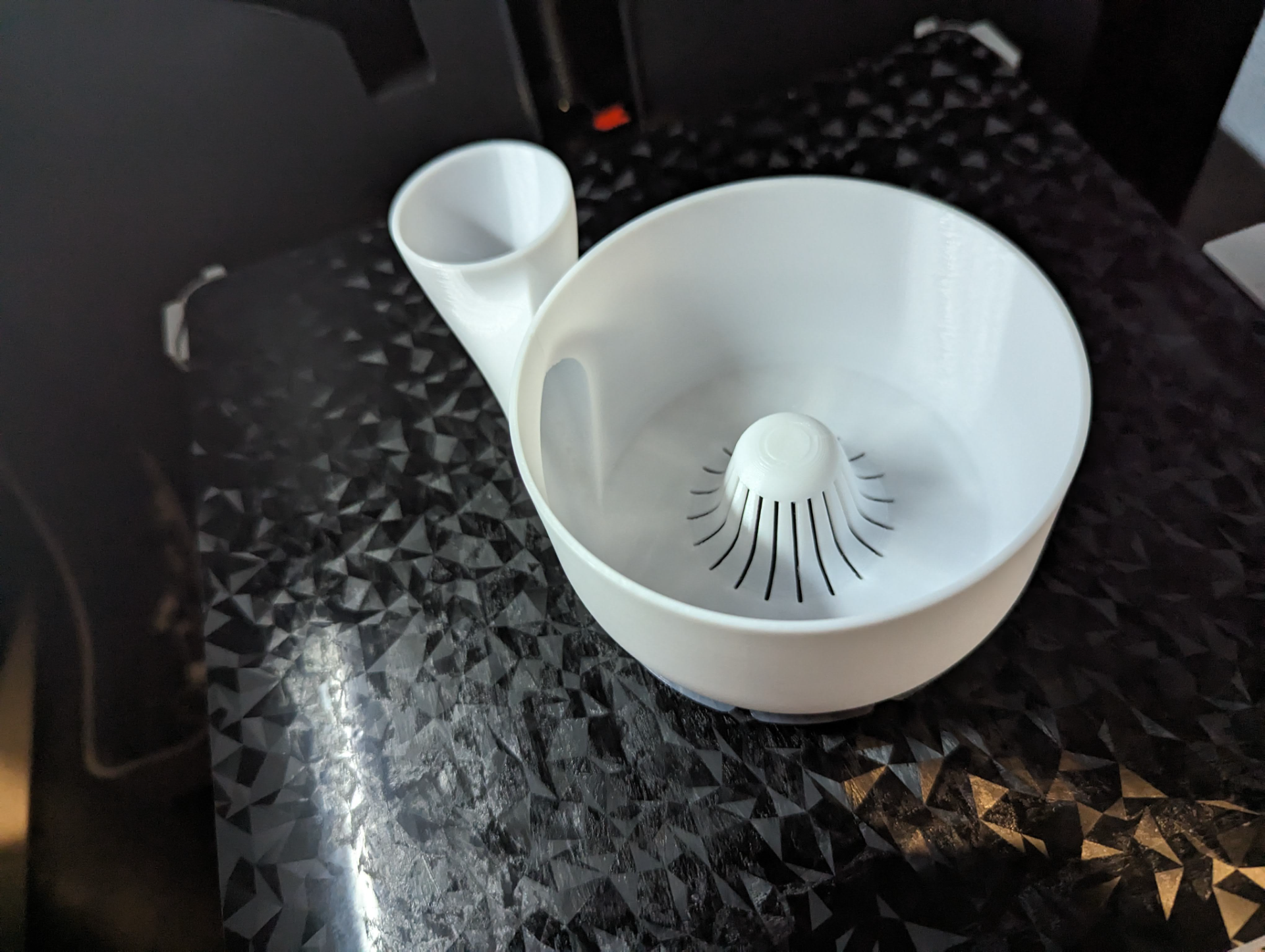 Automatic vegetable and fruit washer- no supports and no assembly required (SMALL version)