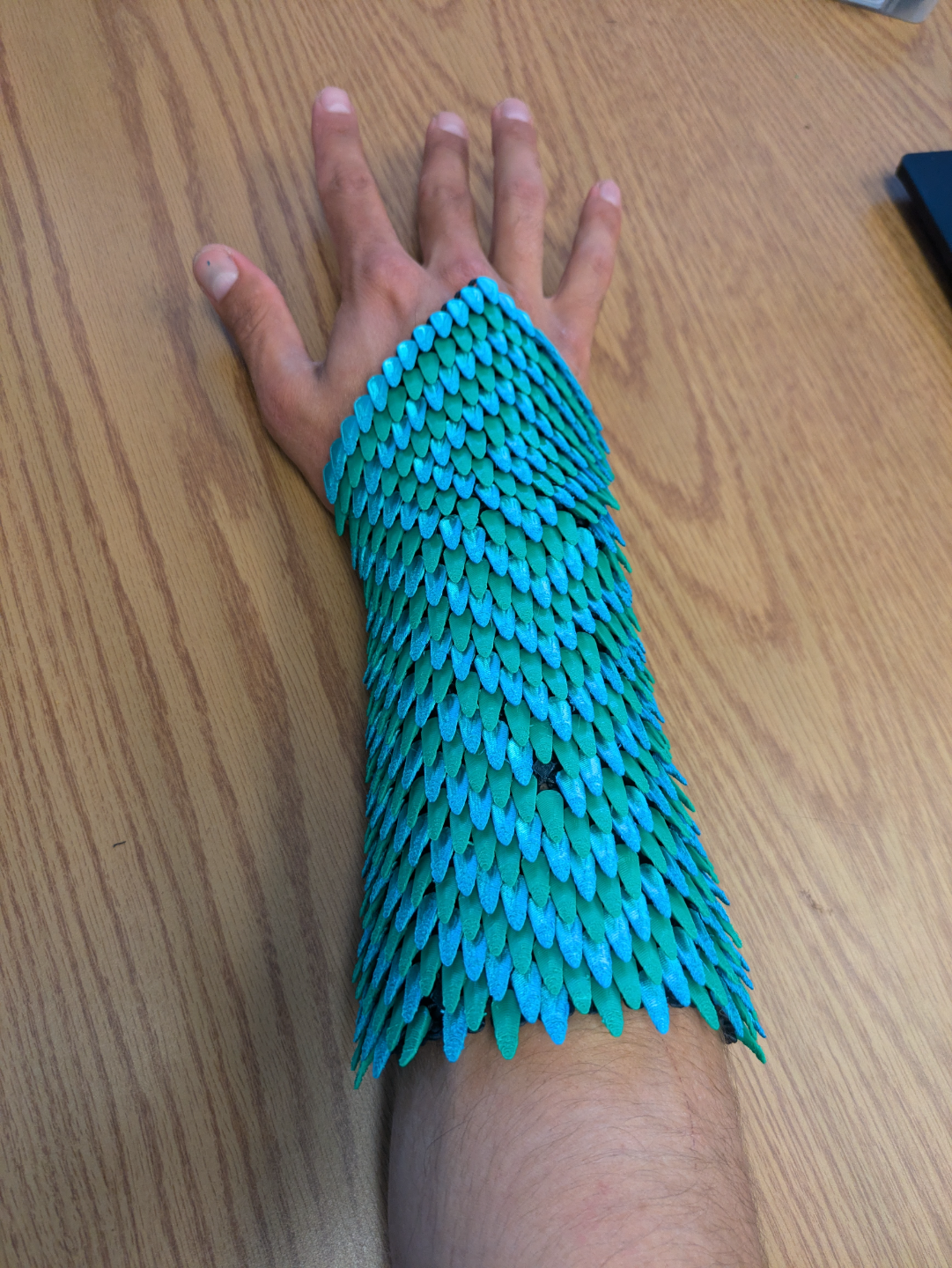chainmail fabric arm bracer