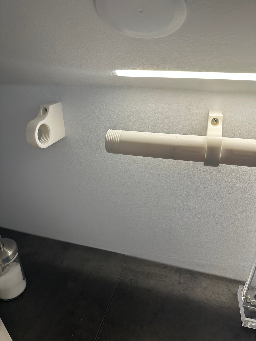 Küchenrollenhalter