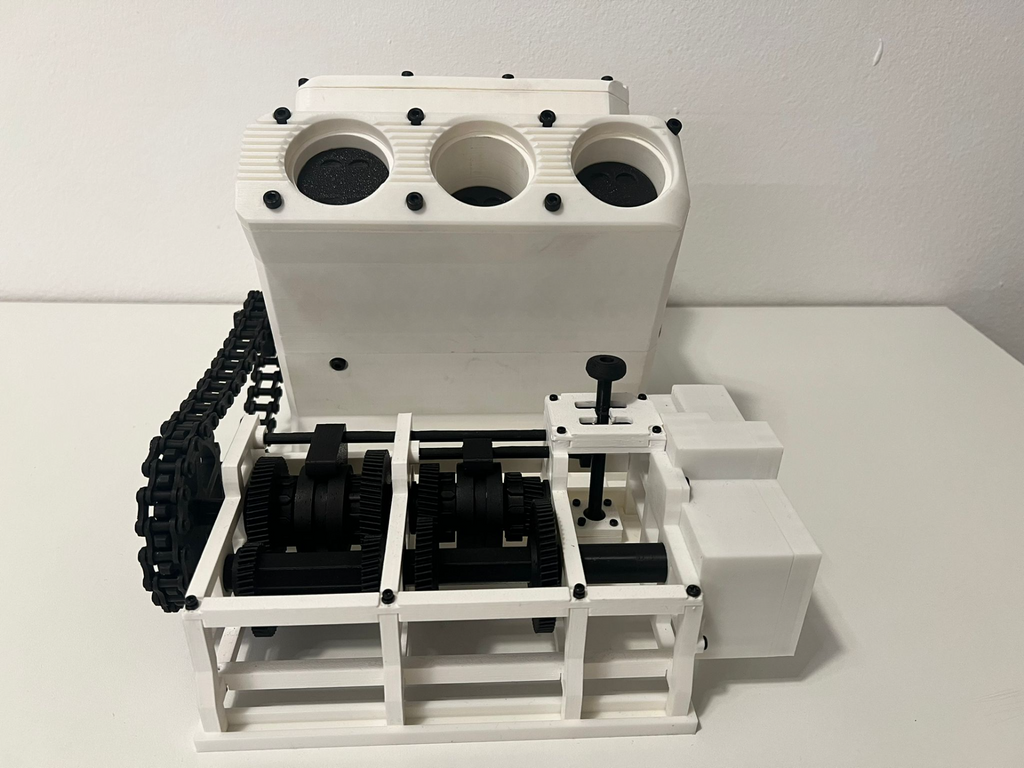 V6 Engine - V6 Motor + 4 Gang Schaltgetriebe
