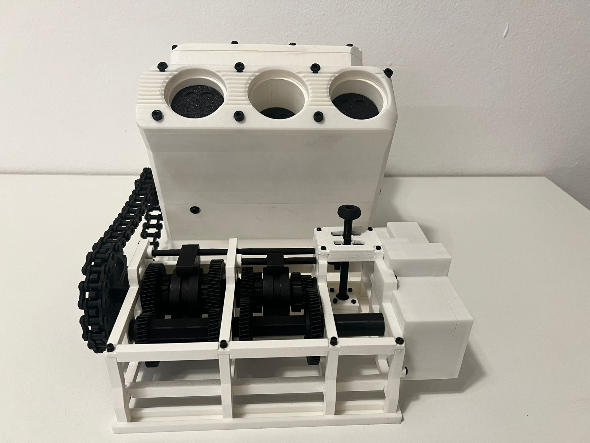 V6 Engine - V6 Motor + 4 Gang Schaltgetriebe