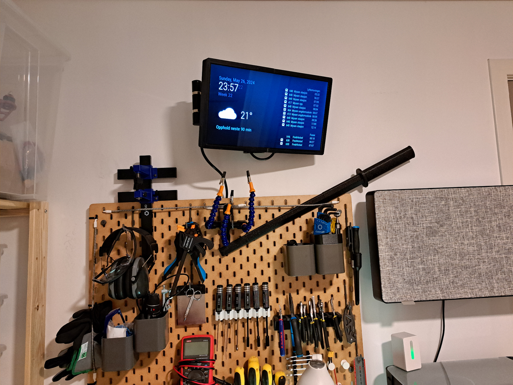 Monitor Case - Infohub