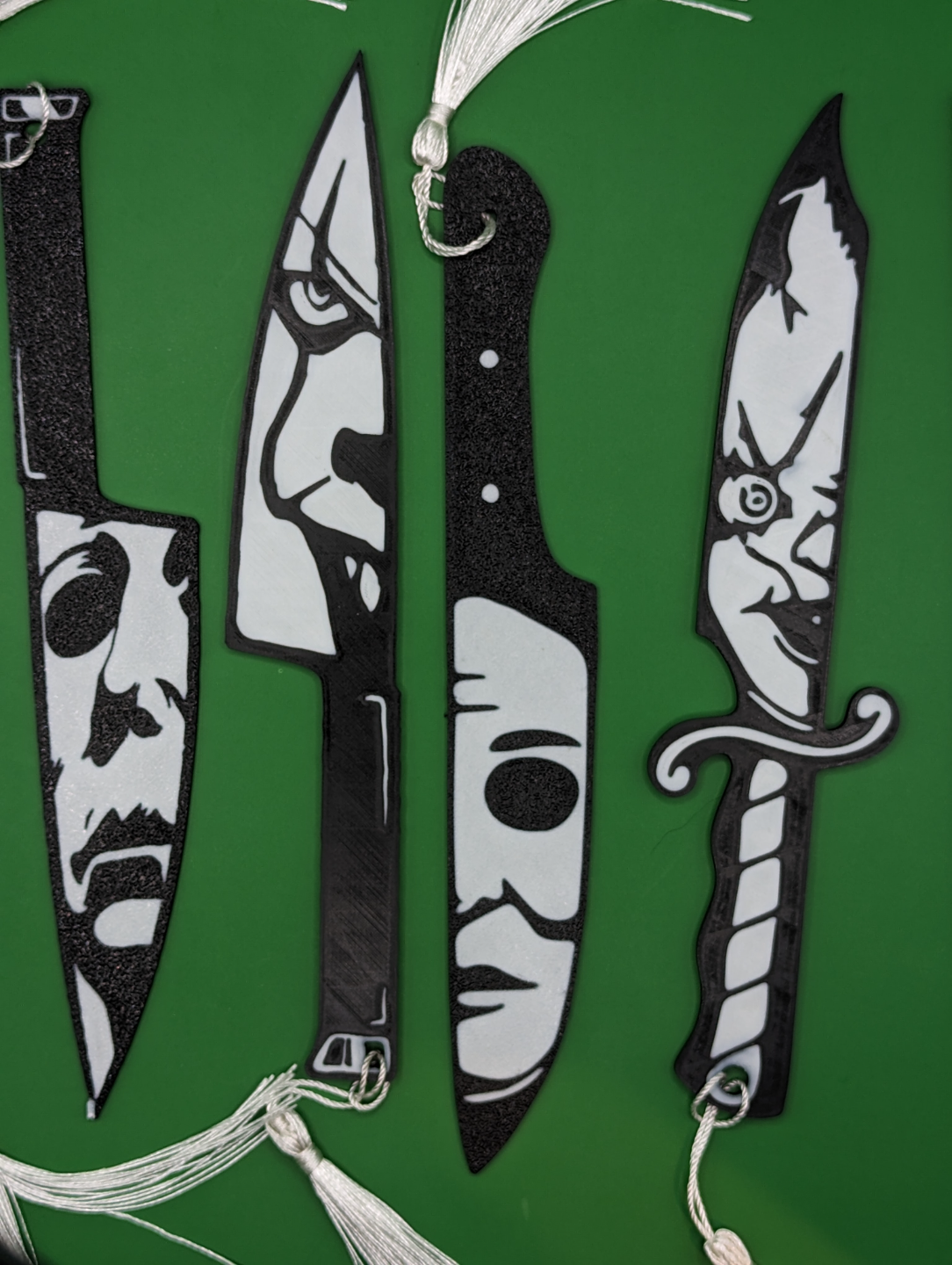 Assassins Knives set of 18 Horror Knives