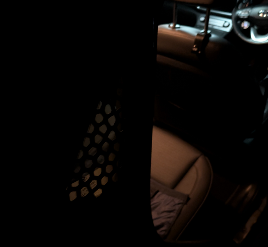 Hyundai Kona mini window insert