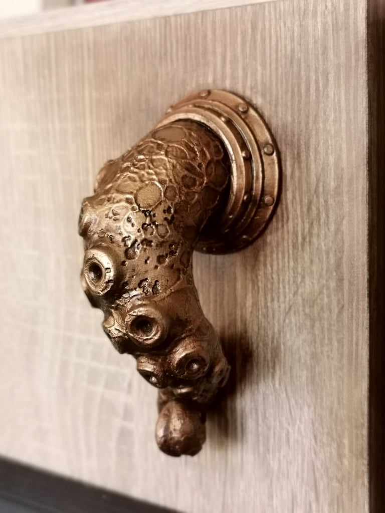 Lovecraftian Doorhandle