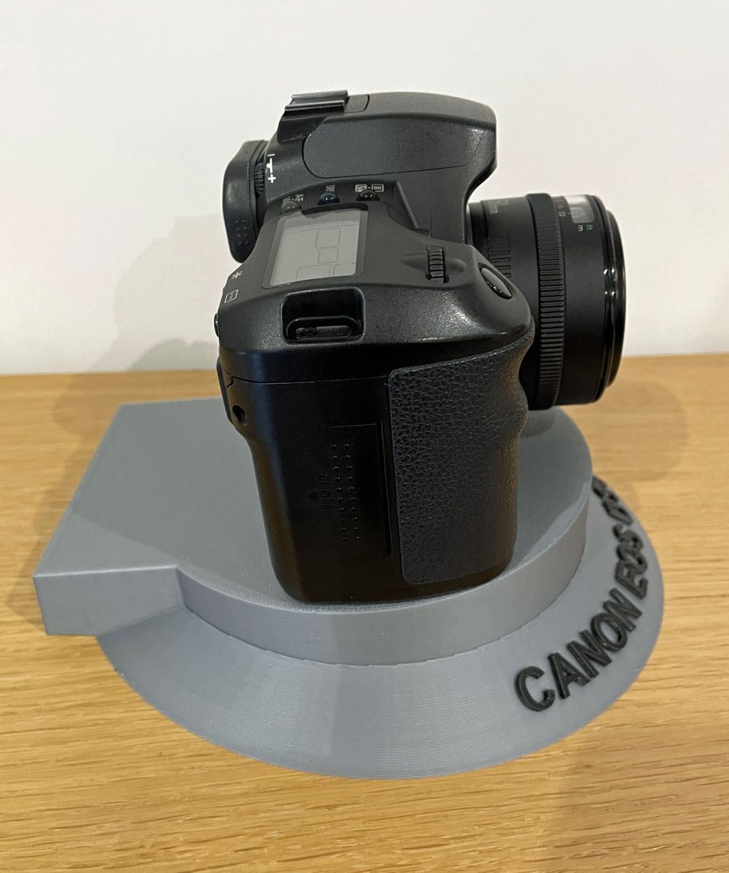 CAMERA DISPLAY STAND