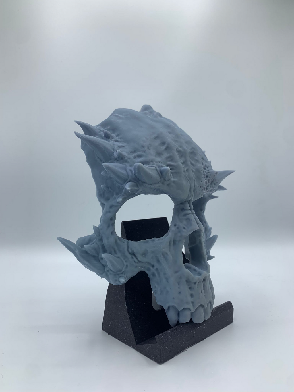 creepy hallowen demon mask