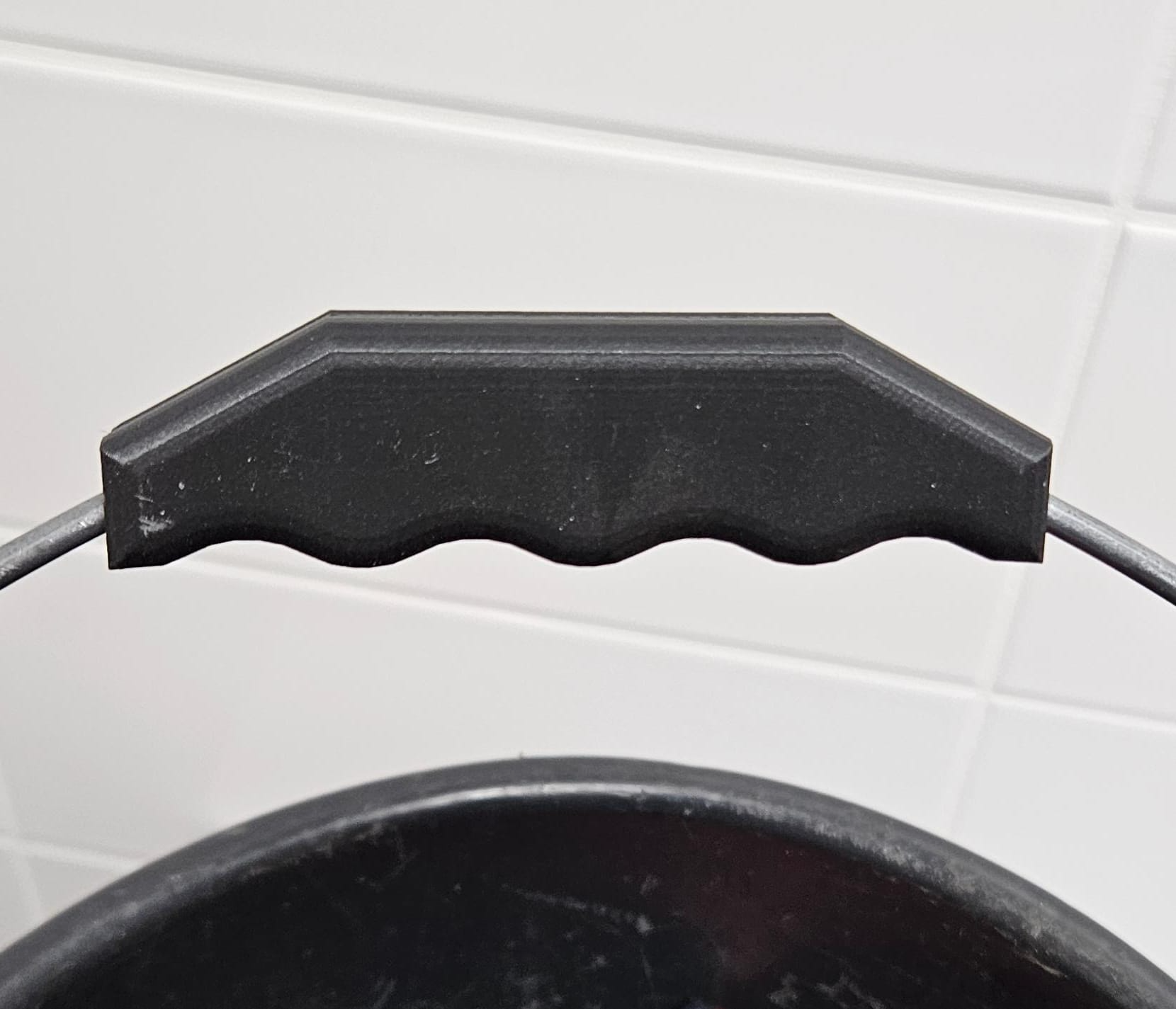 Bucket Handle 'Click in place'