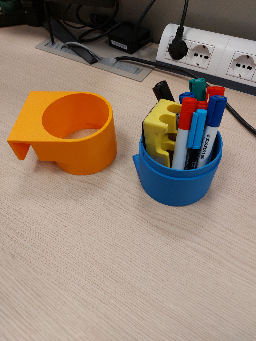 Large pen holder for partition panels