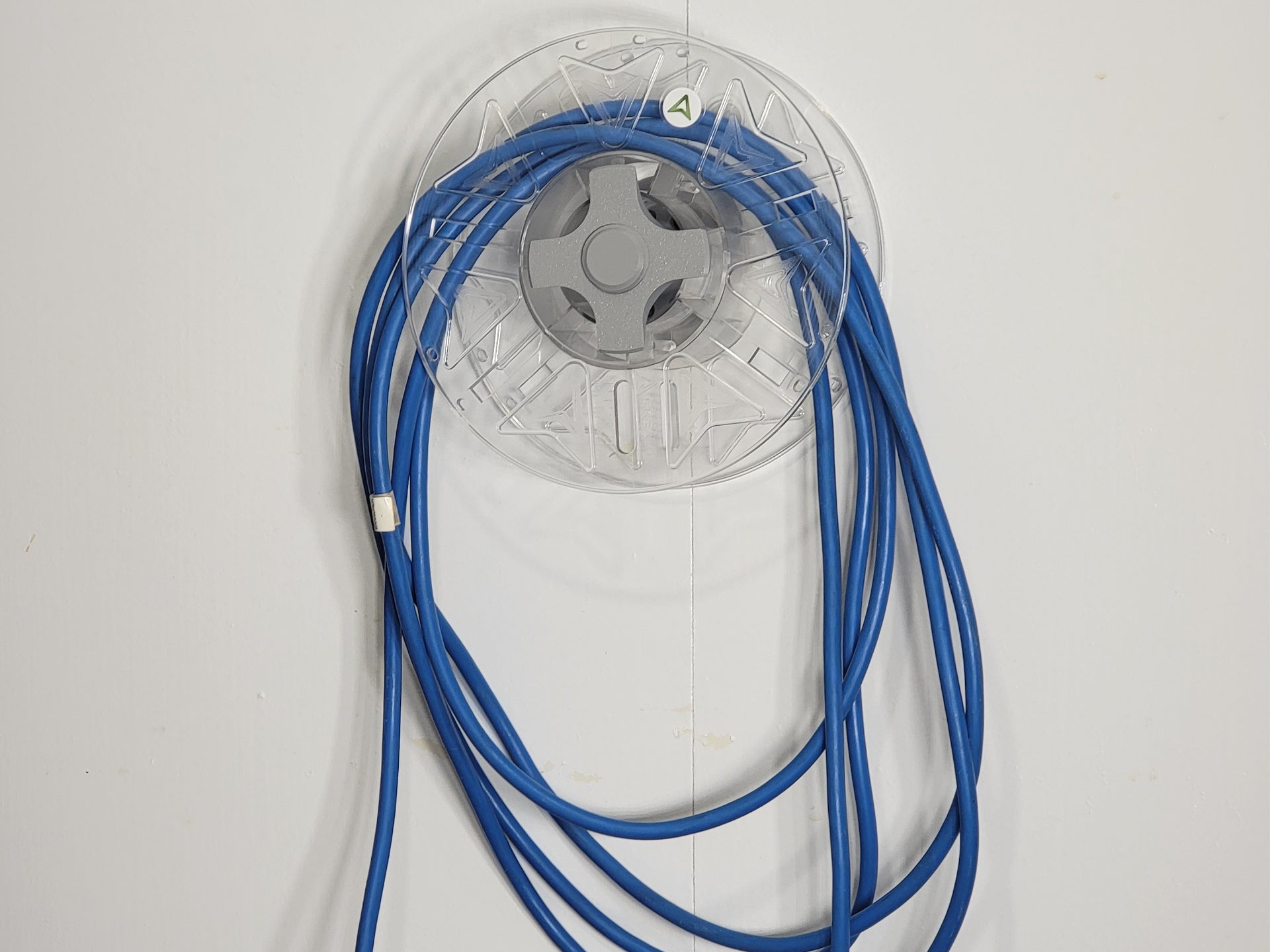 Spool wire holder