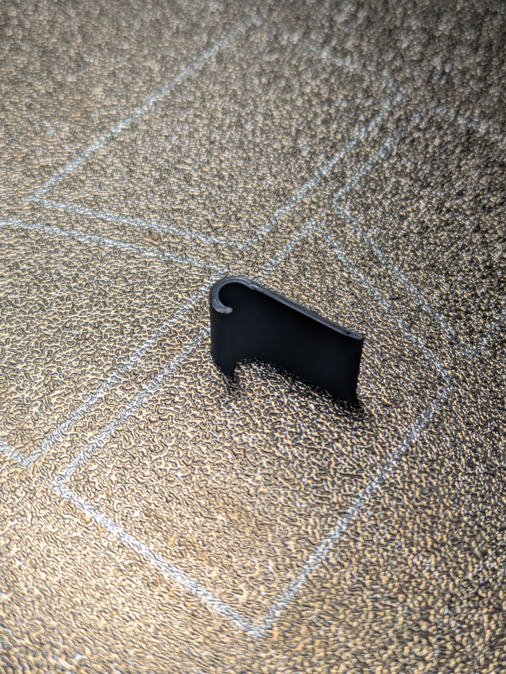 Cable clips for organizing cables in Cars