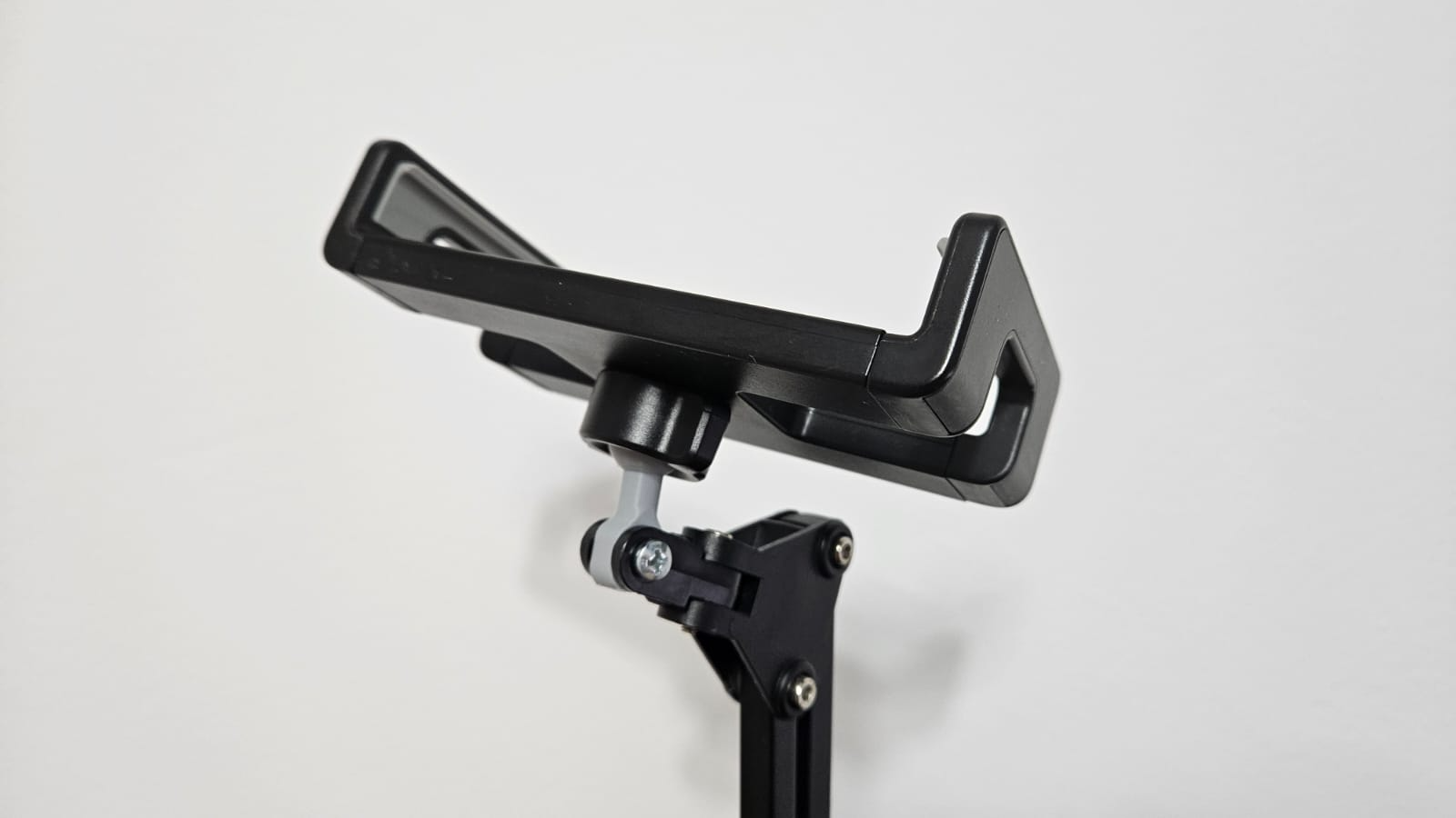 17mm ball mount for boom arm