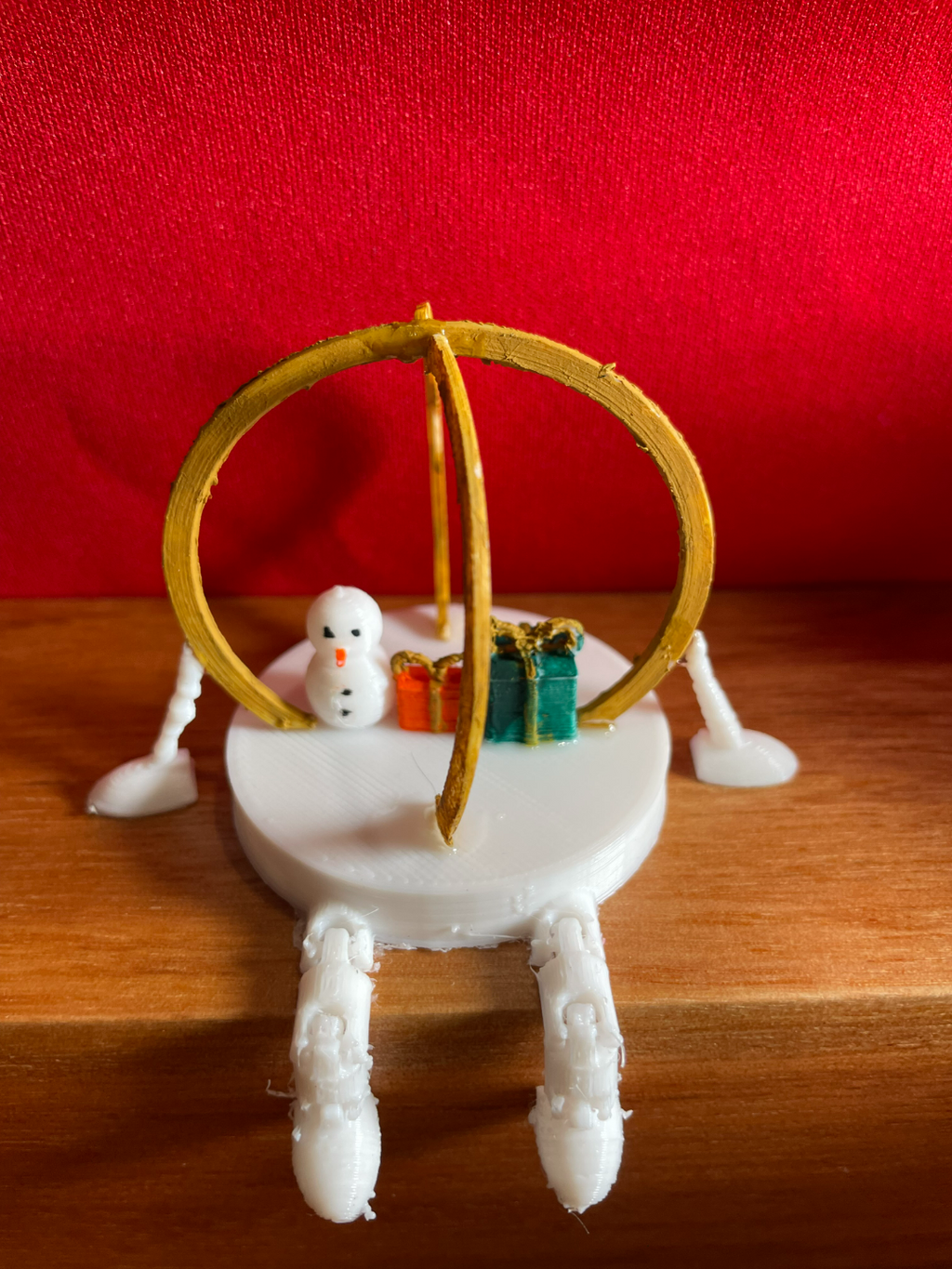 Articulated Christmas snow globe