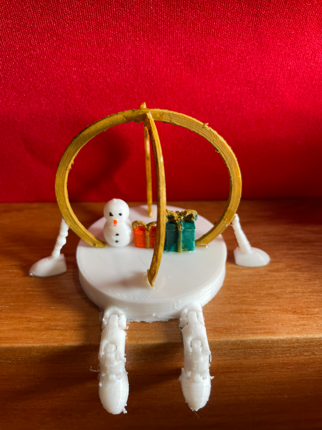 Articulated Christmas snow globe