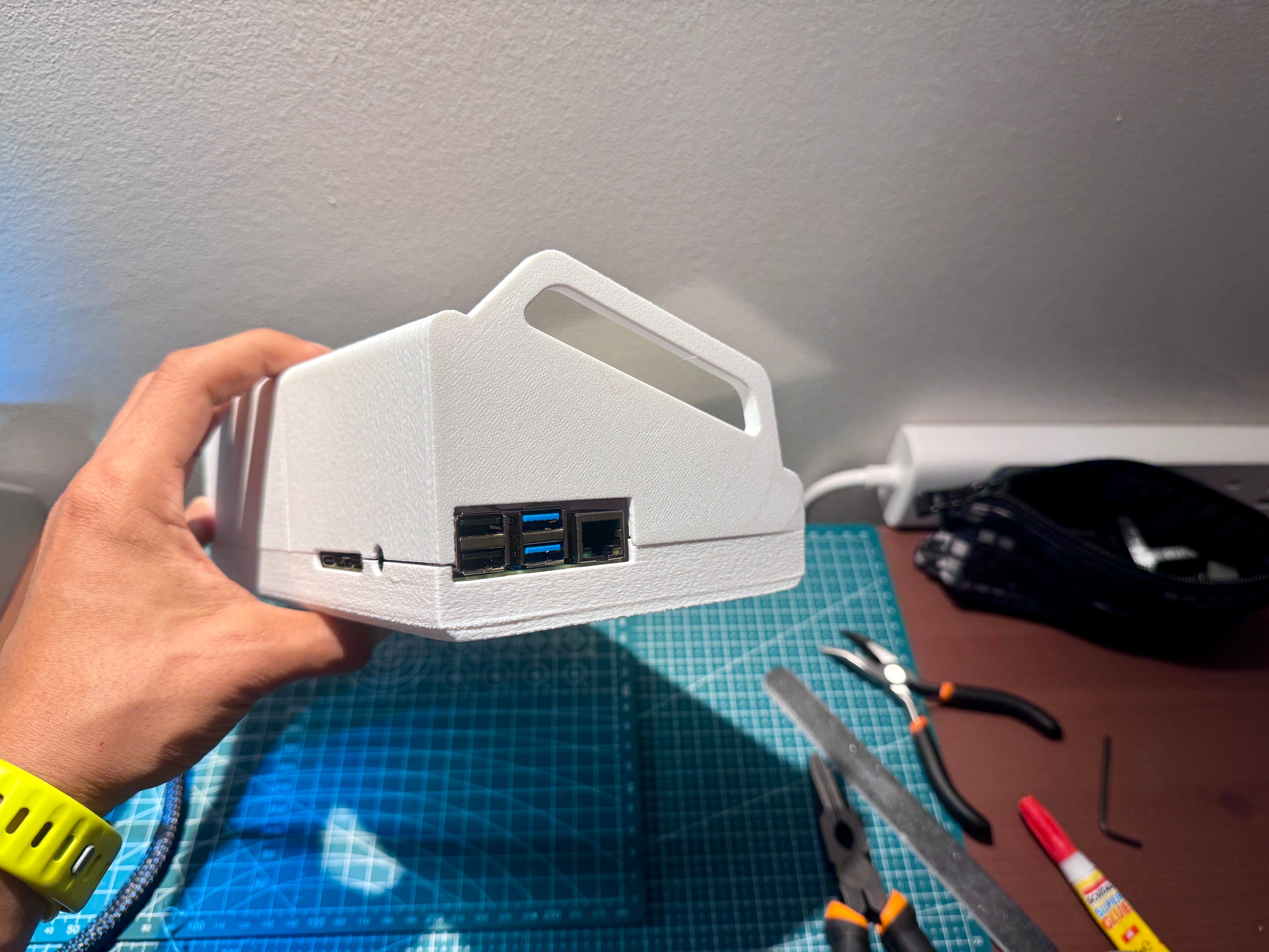 Raspberry Pi 4 and 7" display case