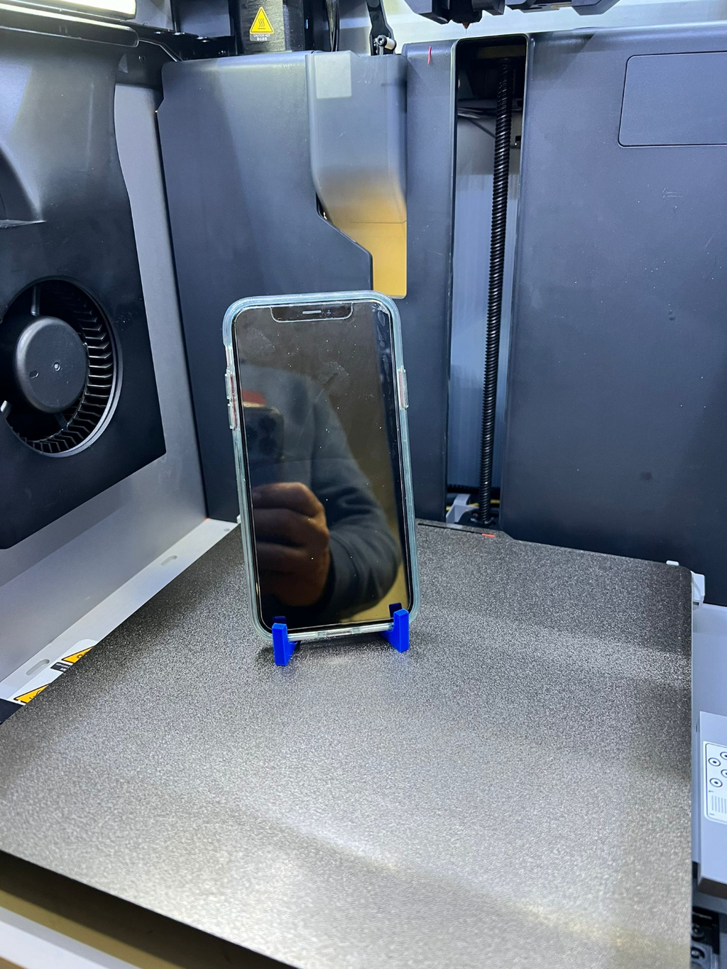Holder phone and tablet foldable