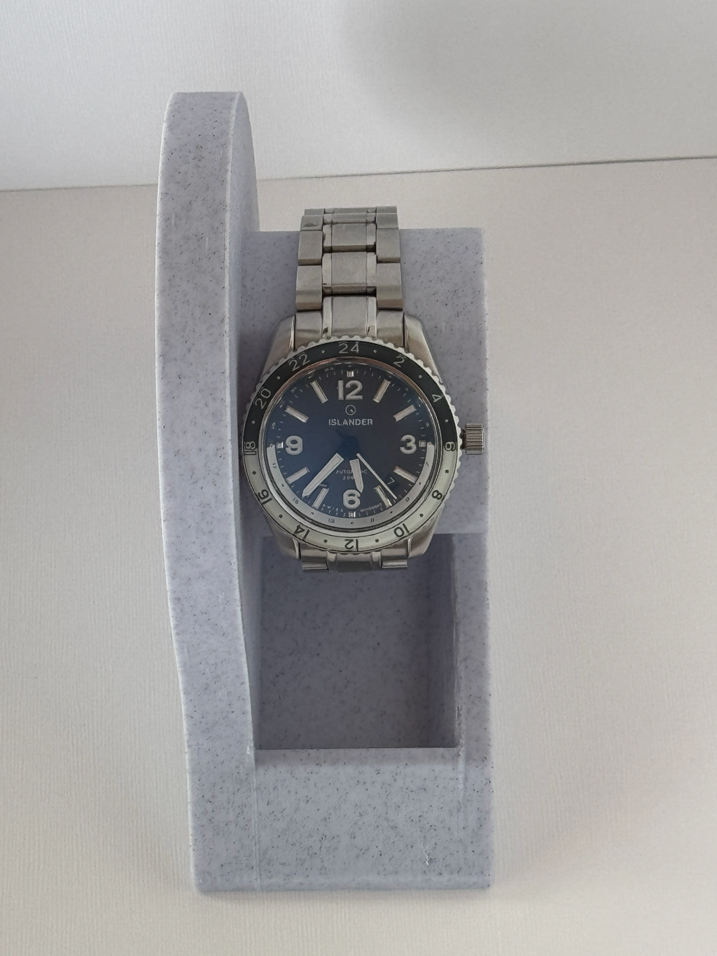Elegant Watch Stand v2