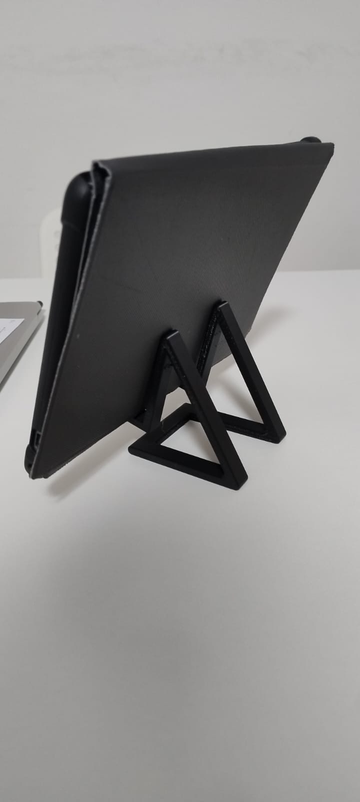 supporto nero (pla) per telefoni o tablet