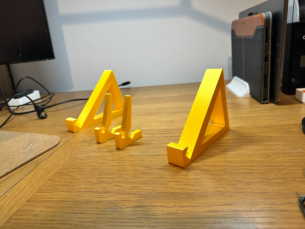 Upright Macbook Laptop/iPad Air Stand