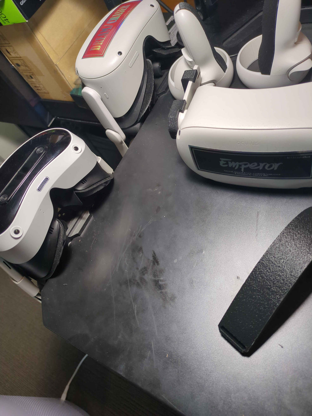 Desk hook for VR helmet