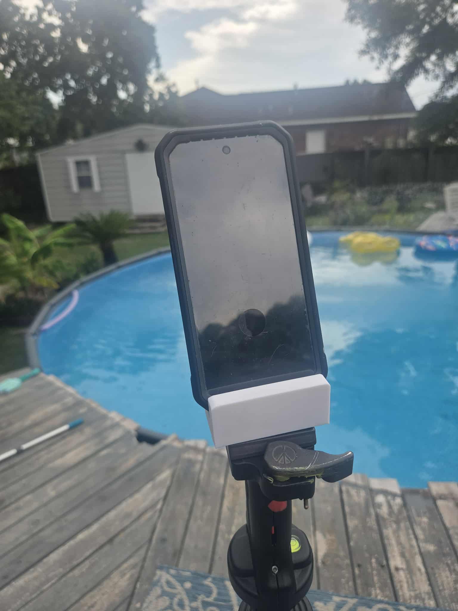 "Snap stand" phone mount/stand for desk/tripod