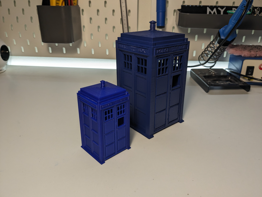 Tardis Doctor Who Phone Stand || print-in-place