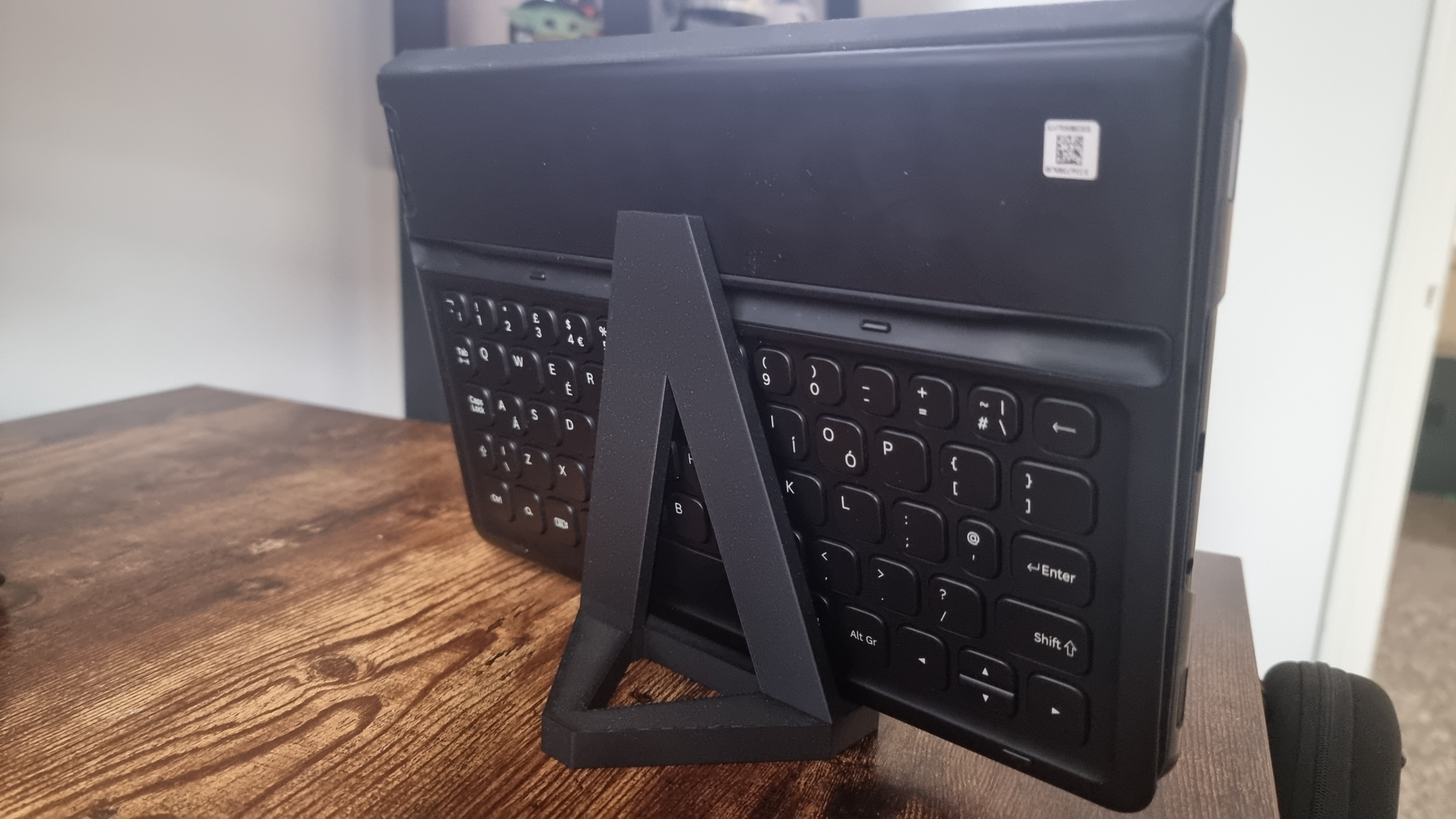 Simple Tablet/Book Display Stand