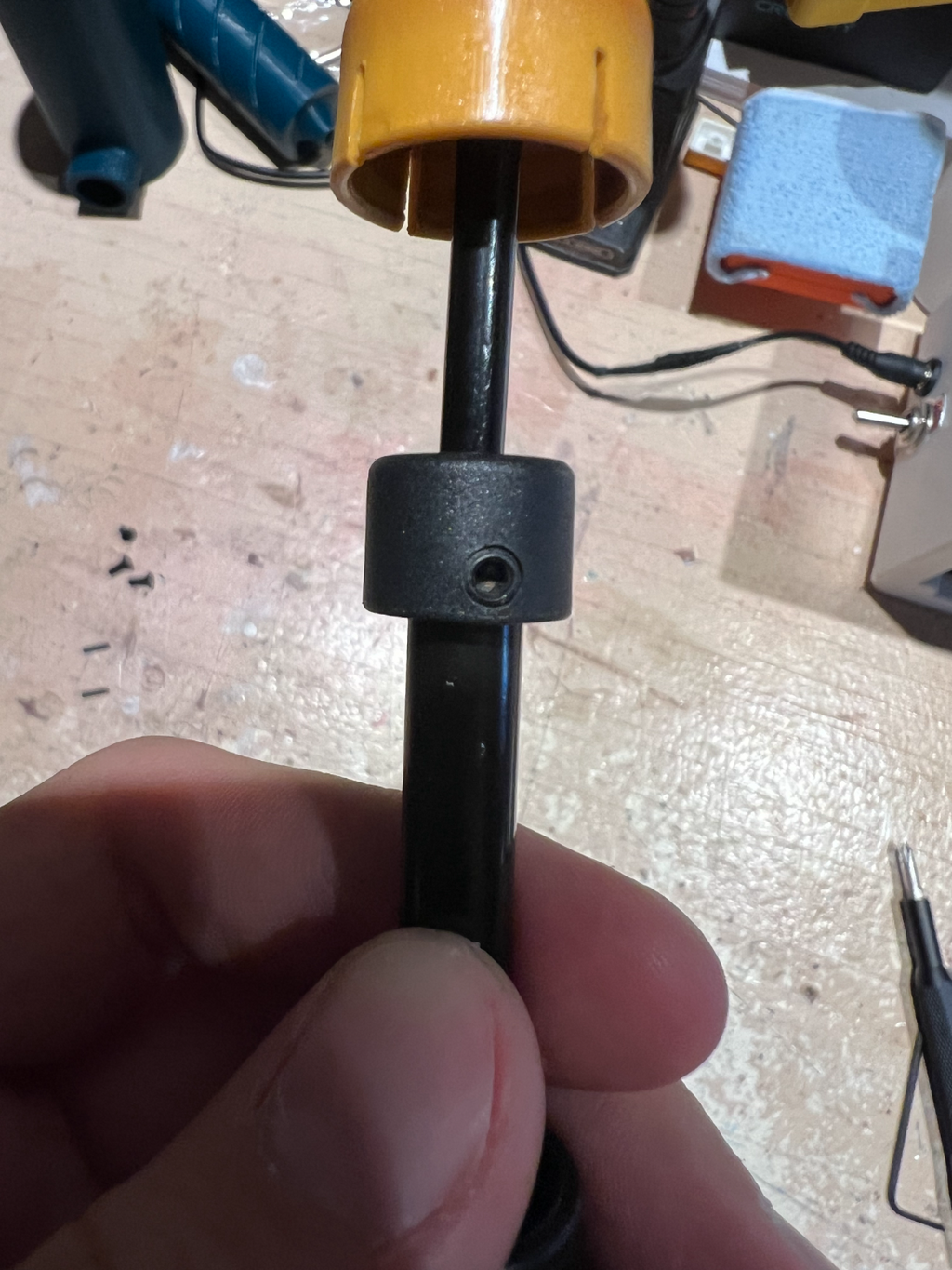 Hercules clarinet stand piece