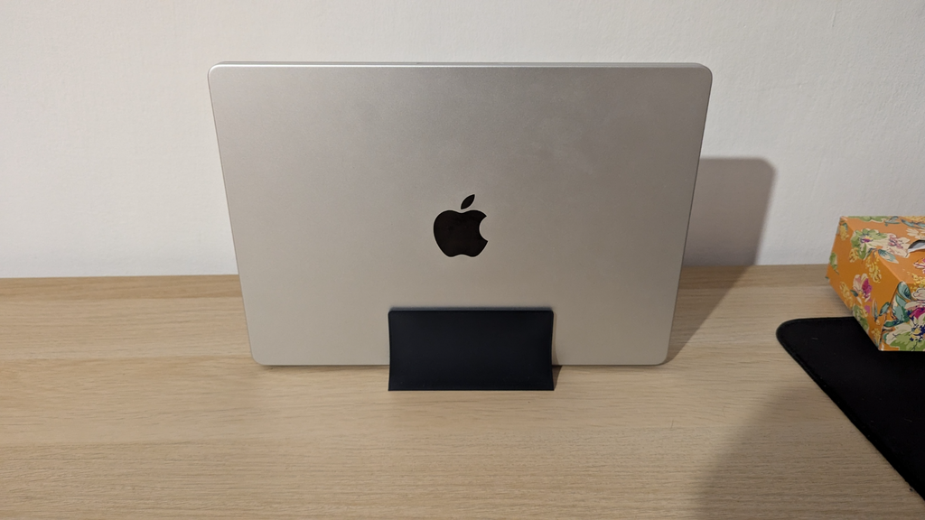 Laptop Macbook Pro 14 M3 Max Stand