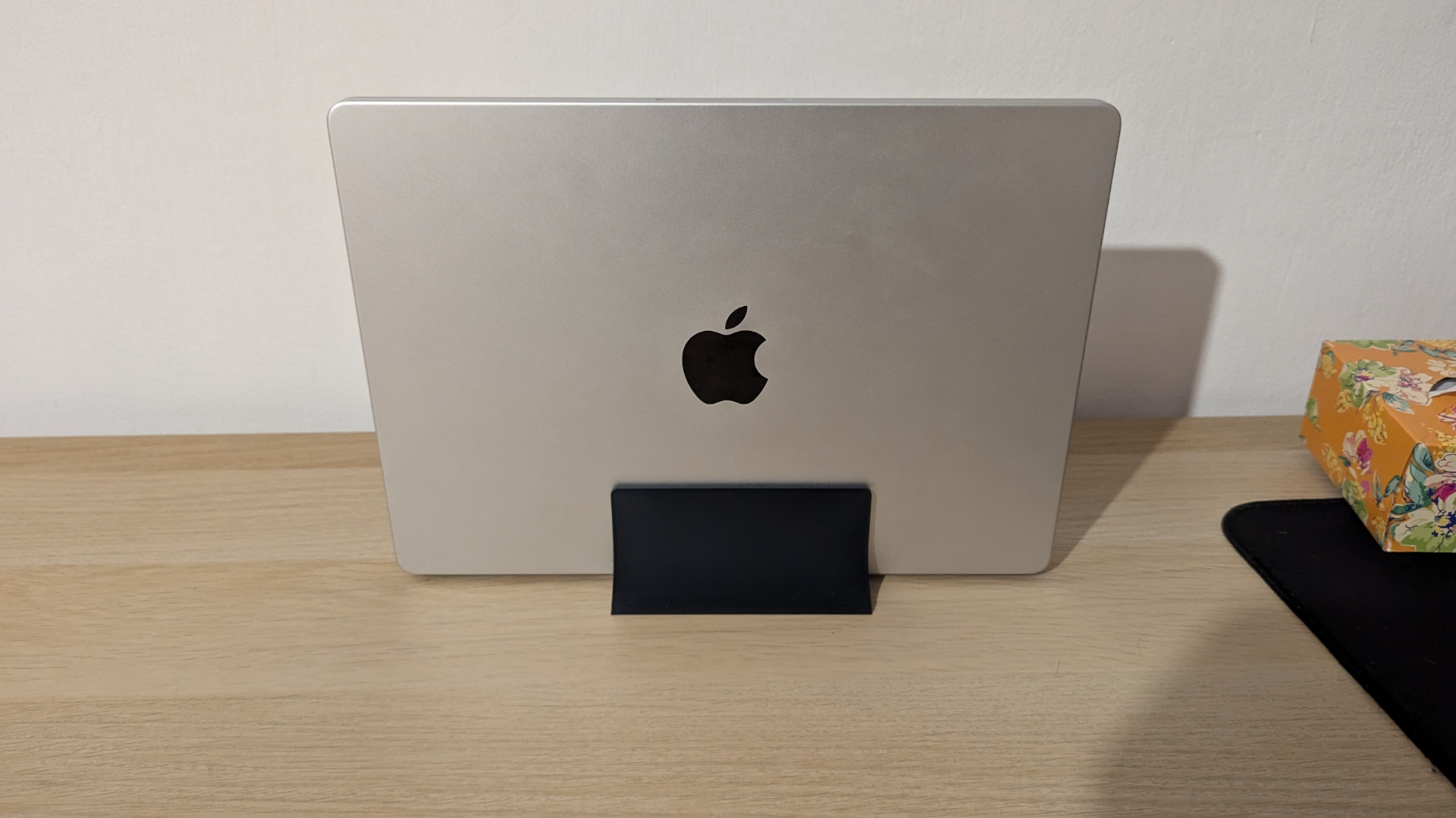 Laptop Macbook Pro 14 M3 Max Stand