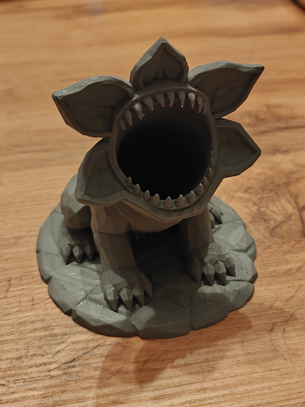 Demodog Pen holder (Stranger things)