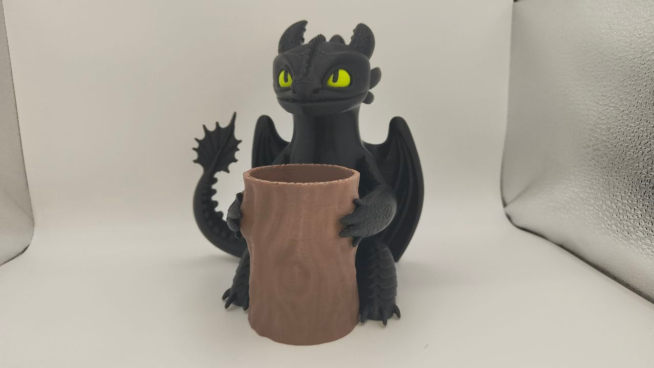 The night fury pencil holder