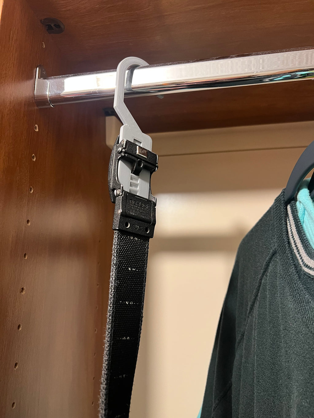 Ratchet Belt Hanger
