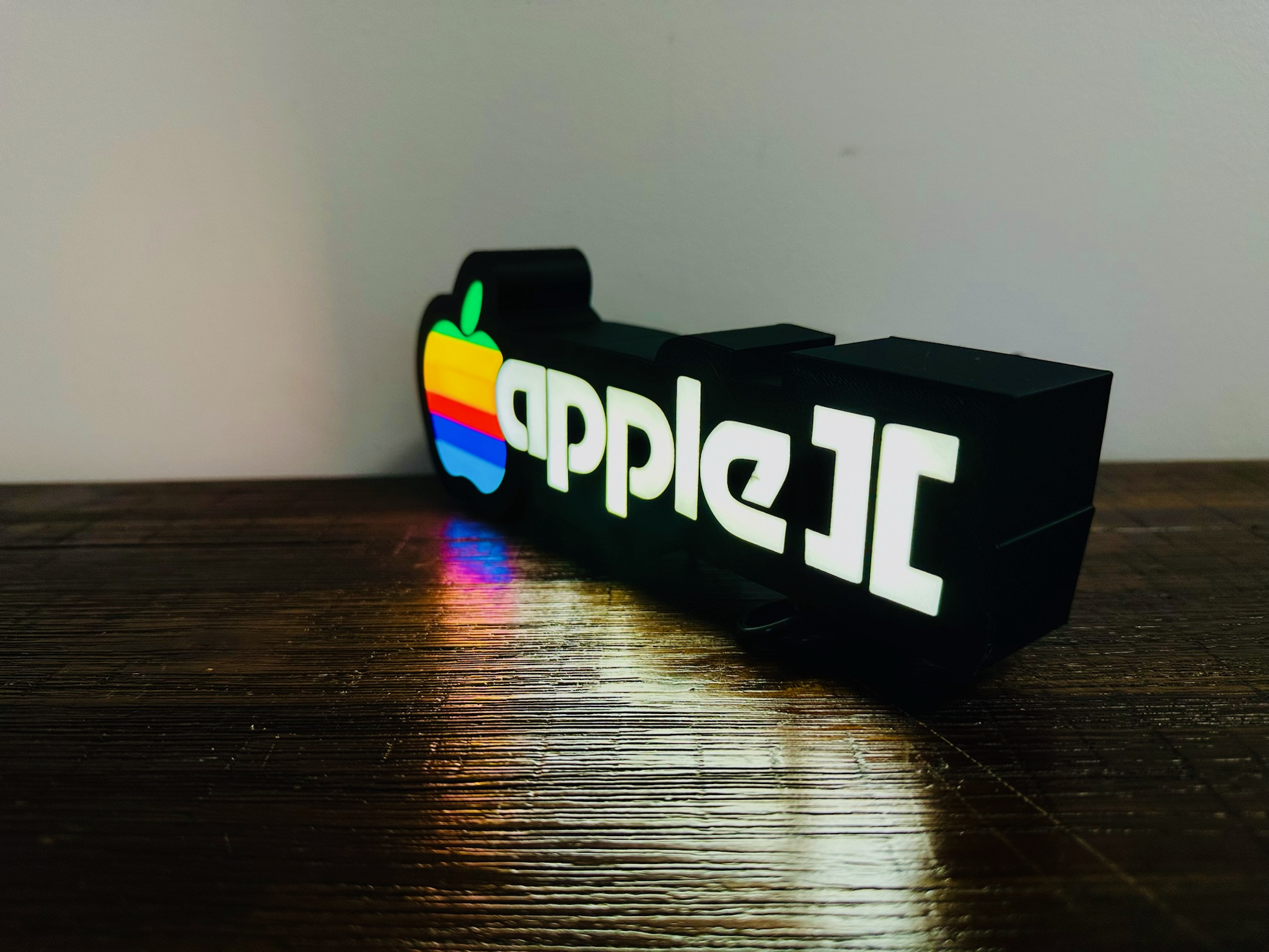 Apple 2 / ][ Logo - Color or White Light