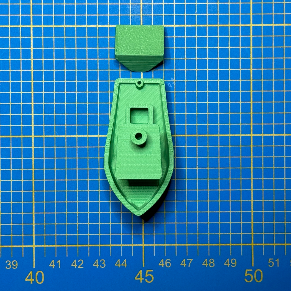 3D Benchy with wall display
