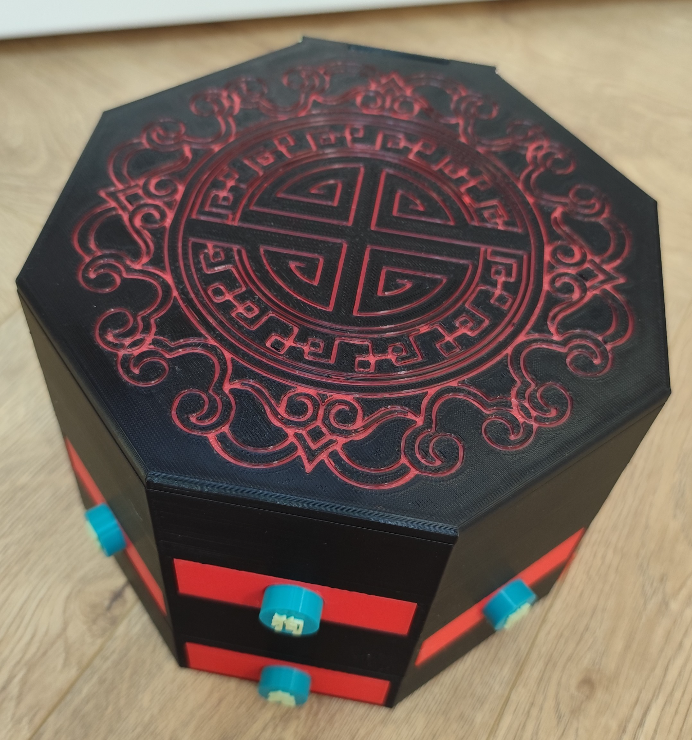 MIRACULOUS Ladybug and cat noir box