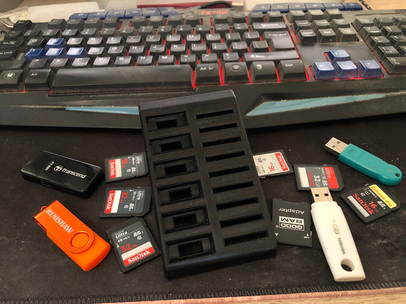 USB & SD Card Desk Organizer